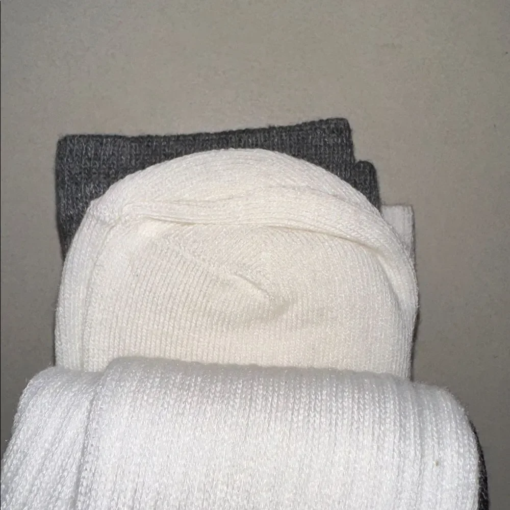 BORN Gray Black White US W 4-10 Super Soft  Crew Socks Pack of 5